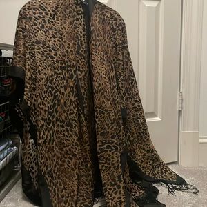 Leopard print silky  Shaw.